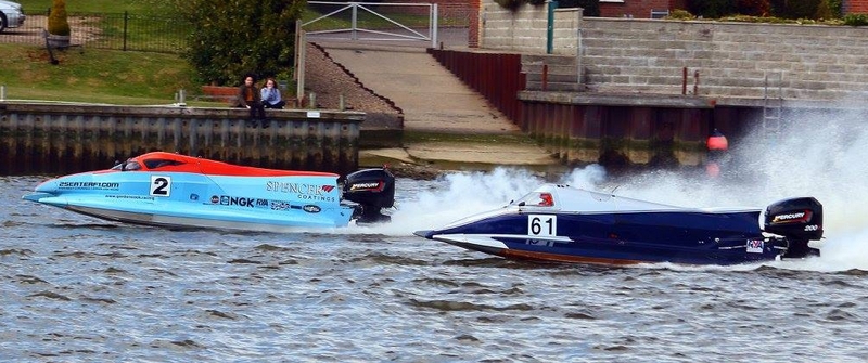 Steve Hoult and Scott Curtis in F2 Photo: Bob Hammond
